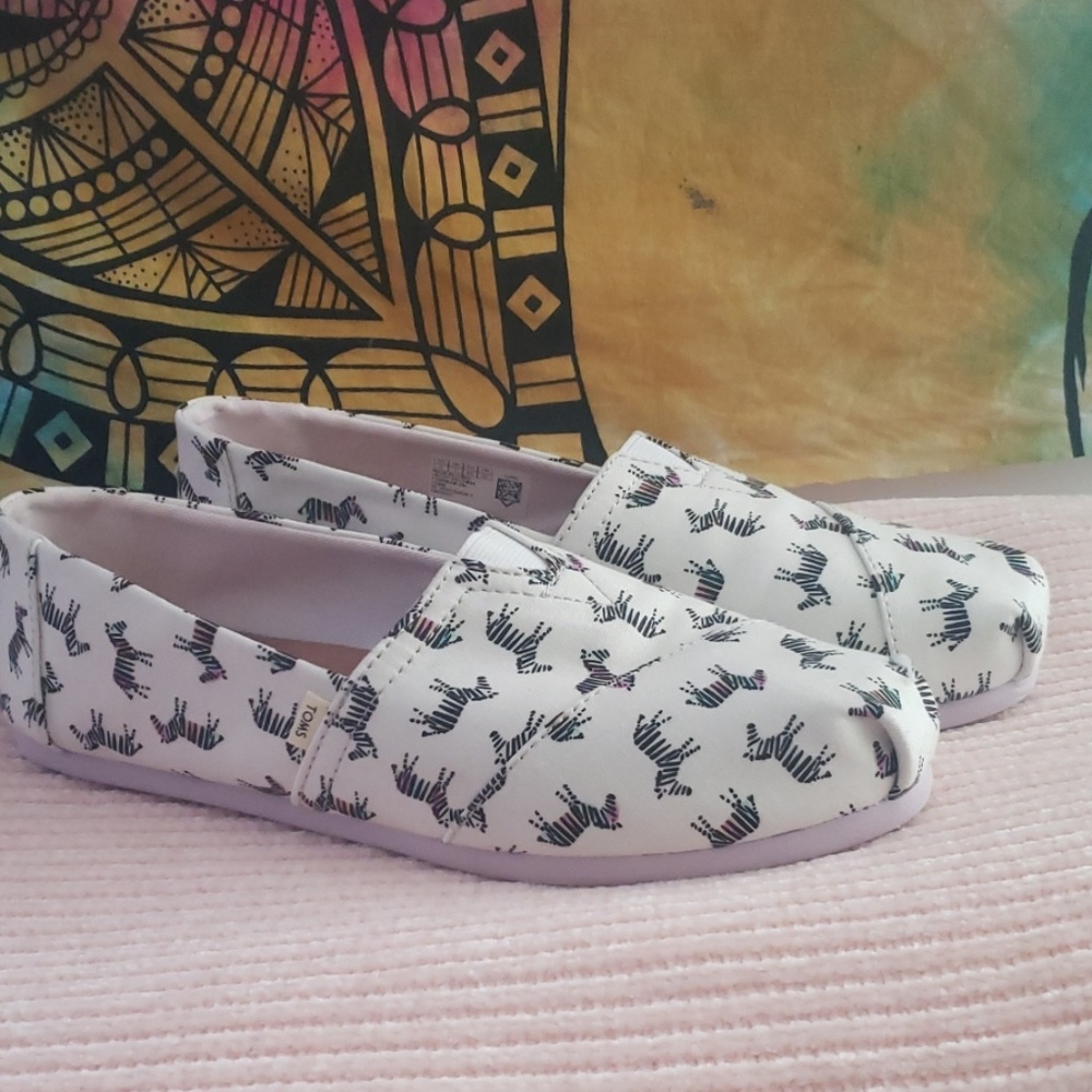 TOMS, women's size 9